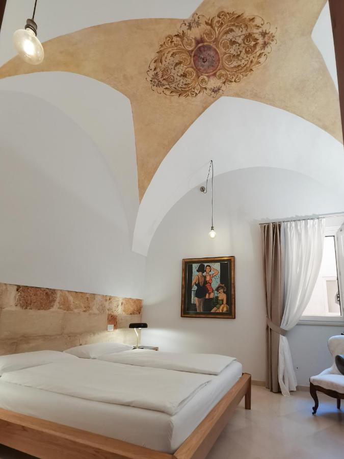 Palazzo Charlie Bed and Breakfast Lecce Exterior foto