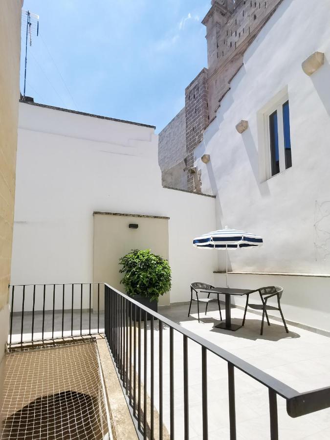 Palazzo Charlie Bed and Breakfast Lecce Exterior foto